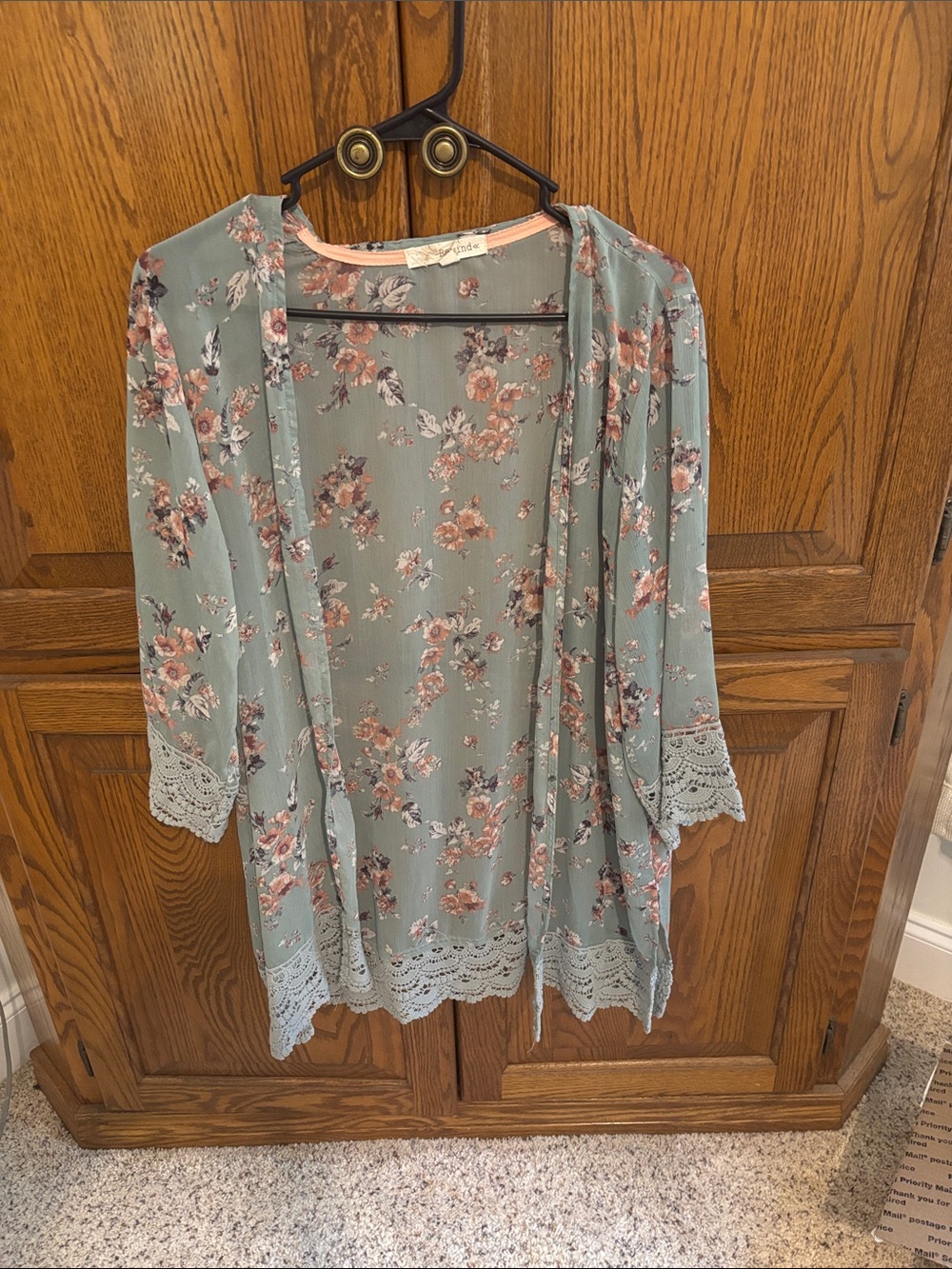 Rewind Sage Floral Lace-Edge Kimono